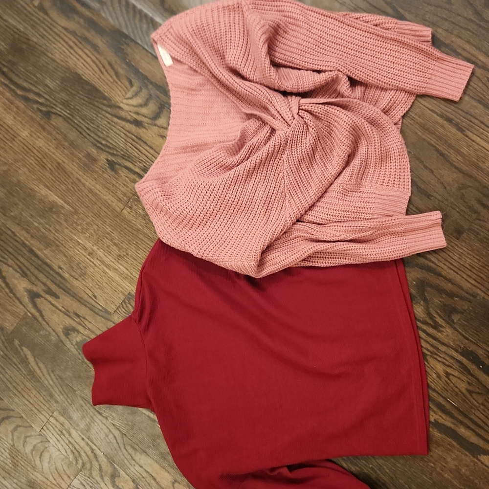 Lot 2 Sweaters